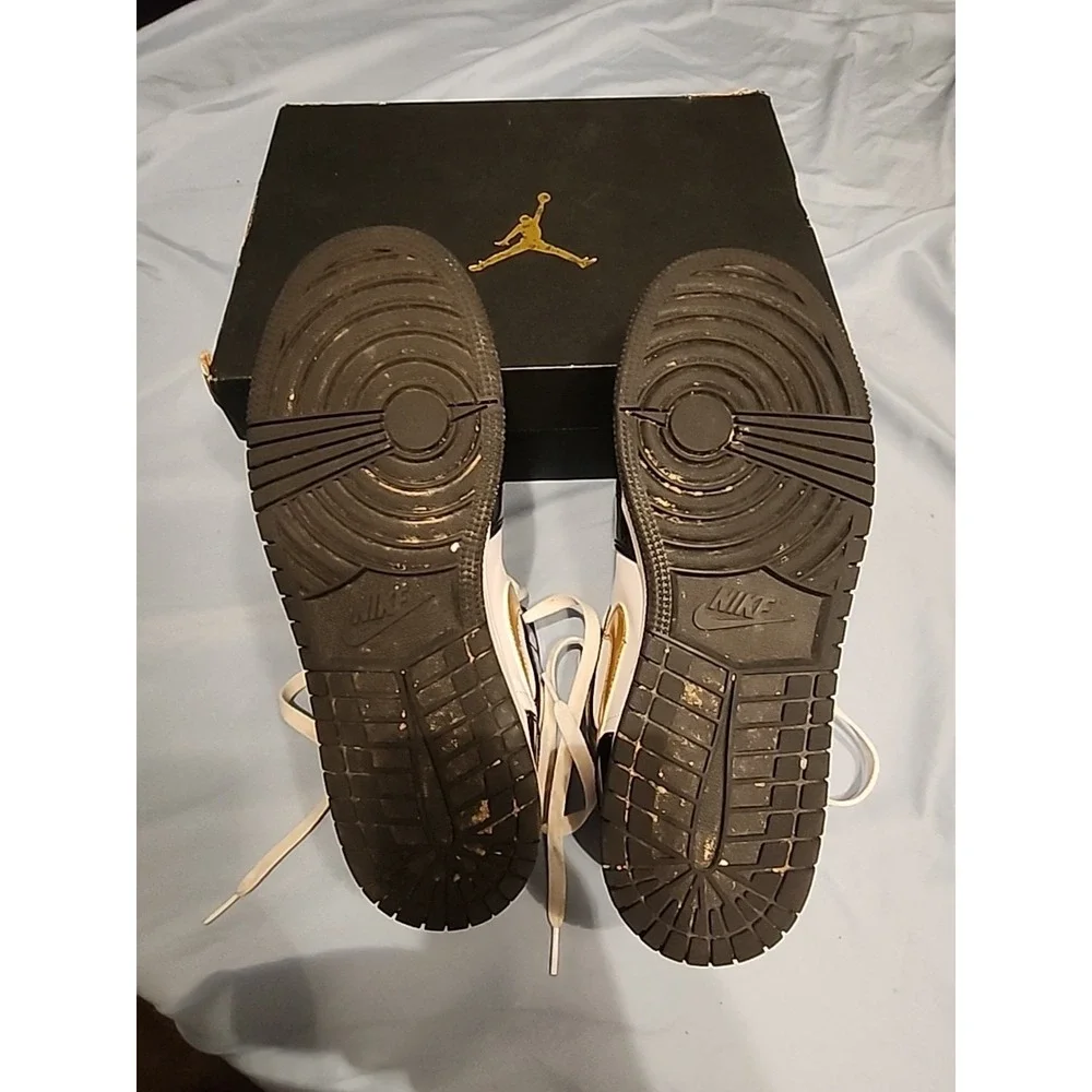 Mens Size 7y  - Nike Air Jordan 1 Mid Patent SE Black Gold  Bq6931 -007  W/box‎